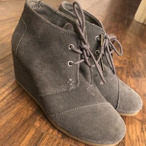 TOMS Lace Up Suede Wedge booties
